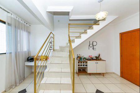 Apartamento à venda com 179m², 3 quartos e 3 vagasEscada