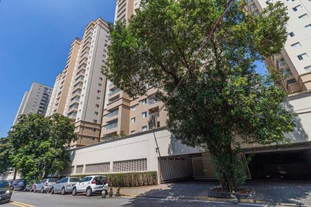 Apartamento à venda com 77m², 3 quartos e 2 vagasFachada e portaria