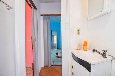 Casa à venda com 70m², 2 quartos e 2 vagasBanheiro 1