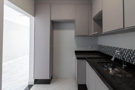 Casa de condomínio à venda com 83m², 3 quartos e 2 vagasCozinha