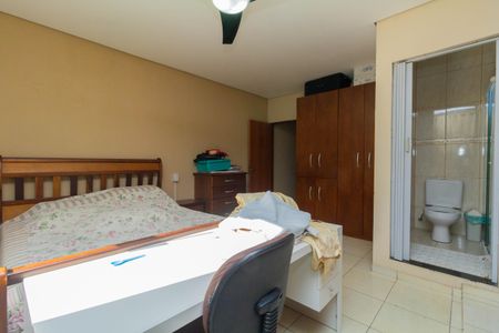 Casa à venda com 160m², 6 quartos e 2 vagasCasa 2: Quarto 3