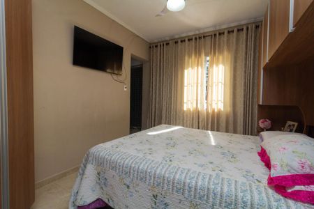 Casa à venda com 160m², 6 quartos e 2 vagasCasa 1: Quarto 2