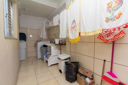 Casa à venda com 160m², 6 quartos e 2 vagasCasa 1: Área de Serviço