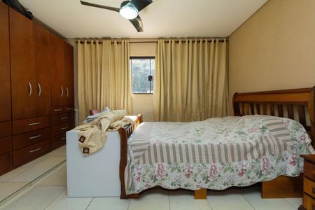 Casa à venda com 160m², 6 quartos e 2 vagasCasa 2: Quarto 3