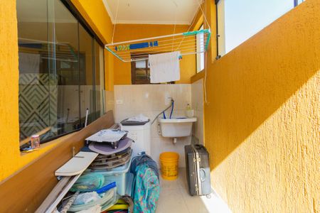 Casa à venda com 160m², 6 quartos e 2 vagasCasa 2: Área de Serviço