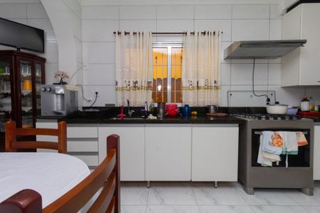 Casa à venda com 160m², 6 quartos e 2 vagasCasa 1: Cozinha