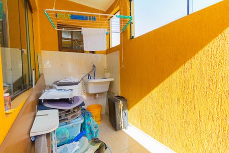 Casa à venda com 160m², 6 quartos e 2 vagasCasa 2: Área de Serviço