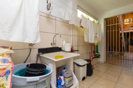 Casa à venda com 160m², 6 quartos e 2 vagasCasa 1: Área de Serviço