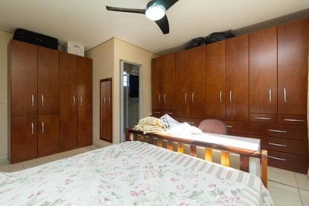 Casa à venda com 160m², 6 quartos e 2 vagasCasa 2: Quarto 3