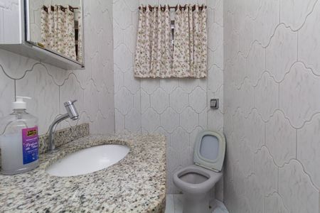 Casa à venda com 160m², 6 quartos e 2 vagasCasa 1: Lavabo