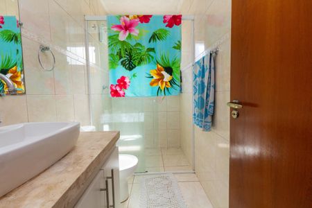 Casa à venda com 160m², 6 quartos e 2 vagasCasa 2: Banheiro Social 2