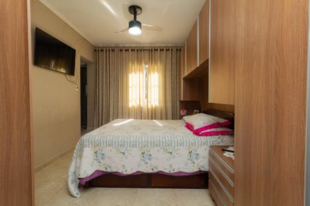 Casa à venda com 160m², 6 quartos e 2 vagasCasa 1: Quarto 2