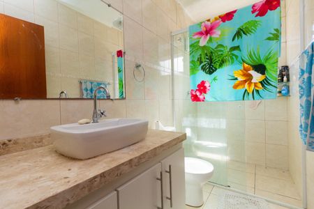 Casa à venda com 160m², 6 quartos e 2 vagasCasa 2: Banheiro Social 2