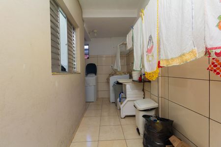 Casa à venda com 160m², 6 quartos e 2 vagasCasa 1: Área de Serviço