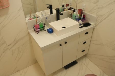 Apartamento à venda com 136m², 2 quartos e 2 vagasBanheiro da Suíte