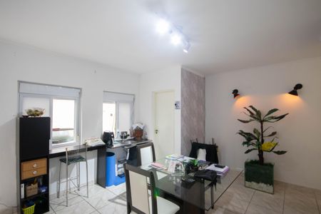 Casa para alugar com 154m², 4 quartos e 4 vagas Casa para alugar com 154m², 4 quartos e 4 vagasSala