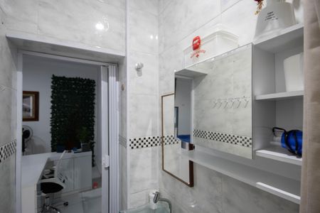 Casa para alugar com 154m², 4 quartos e 4 vagas Casa para alugar com 154m², 4 quartos e 4 vagasBanheiro da Suíte 2