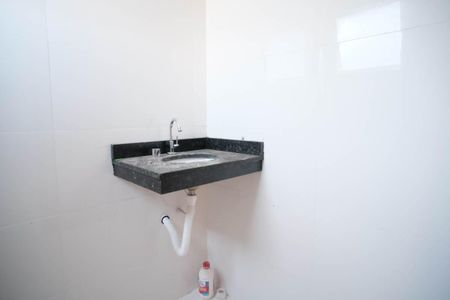 Casa à venda com 72m², 2 quartos e 1 vagaBanheiro da Suíte 2