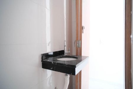 Casa à venda com 72m², 2 quartos e 1 vagaLavabo