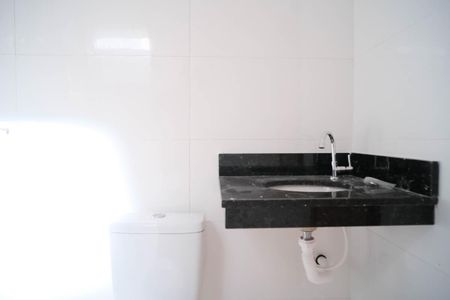 Casa à venda com 72m², 2 quartos e 1 vagaBanheiro da Suíte 1