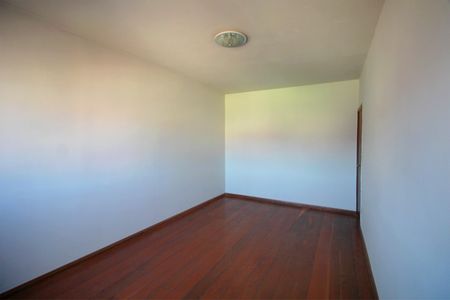 Casa à venda com 508m², 4 quartos e 2 vagasQuarto 6