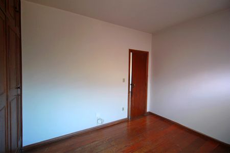 Casa à venda com 508m², 4 quartos e 2 vagasQuarto 3