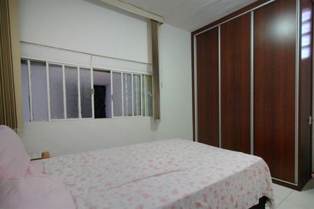 Casa à venda com 508m², 4 quartos e 2 vagasQuarto 1