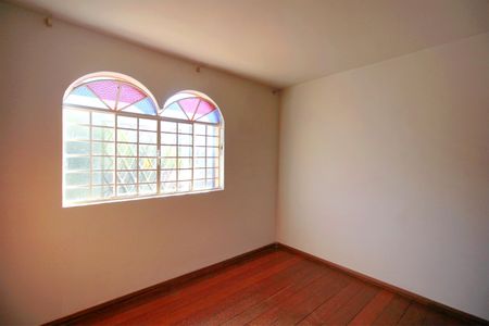 Casa à venda com 508m², 4 quartos e 2 vagasQuarto 5