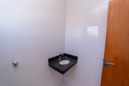 Casa à venda com 75m², 2 quartos e 1 vagaBanheiro do Quarto 2