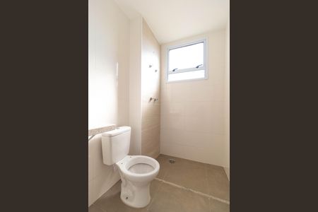 Apartamento à venda com 66m², 2 quartos e 1 vaga Apartamento à venda com 66m², 2 quartos e 1 vagaBanheiro da Suíte