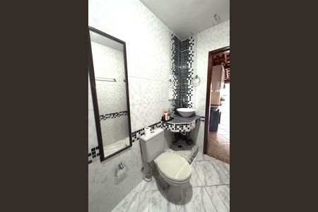 Casa à venda com 240m², 3 quartos e 3 vagasBanheiro de Serviço