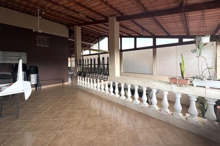 Casa à venda com 240m², 3 quartos e 3 vagasÁrea comum - Salão de Lazer