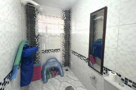 Casa à venda com 240m², 3 quartos e 3 vagasBanheiro de Serviço