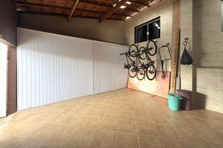 Casa à venda com 240m², 3 quartos e 3 vagasGaragem