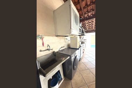 Casa à venda com 240m², 3 quartos e 3 vagasÁrea de Serviço