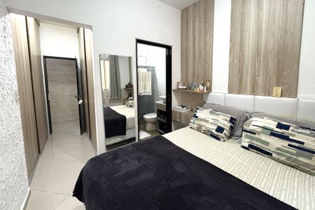 Casa à venda com 240m², 3 quartos e 3 vagasSuíte