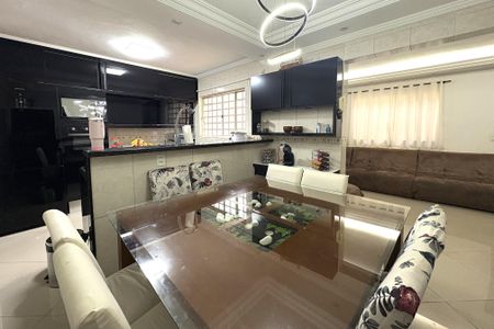 Casa à venda com 240m², 3 quartos e 3 vagasCopa