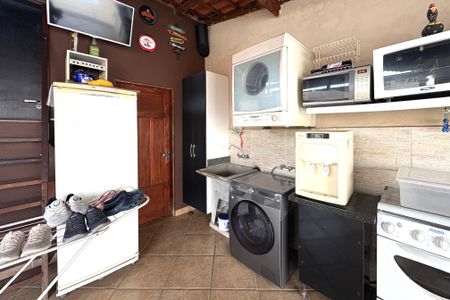 Casa à venda com 240m², 3 quartos e 3 vagasÁrea de Serviço