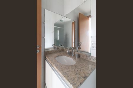 Apartamento à venda com 62m², 2 quartos e 1 vagaBanheiro Social