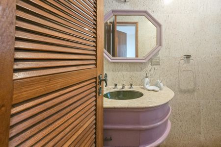 Apartamento para alugar com 185m², 3 quartos e 2 vagasbanheiro da suíte 1