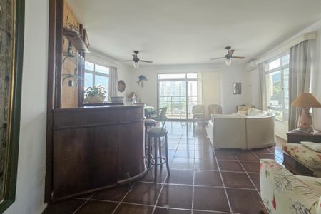 Sala de apartamento para alugar com 3 quartos, 185m² em Morro do Maluf, Guarujá