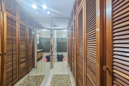 Apartamento para alugar com 185m², 3 quartos e 2 vagasCloset