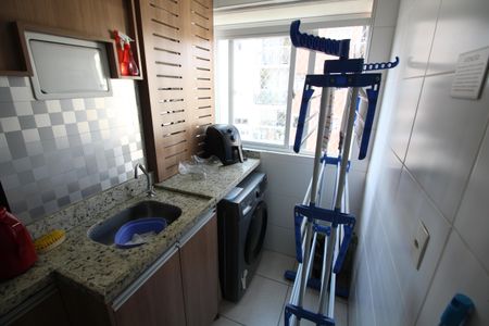 Apartamento à venda com 70m², 3 quartos e 1 vagaÁrea de Serviço