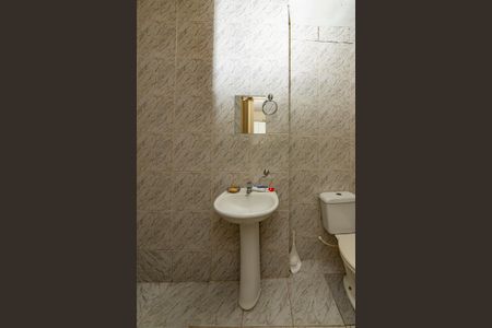 Casa à venda com 374m², 3 quartos e 1 vaga Casa à venda com 374m², 3 quartos e 1 vagaCasa 3 - Banheiro