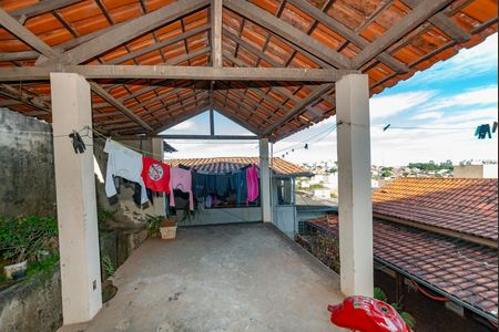 Casa à venda com 374m², 3 quartos e 1 vaga Casa à venda com 374m², 3 quartos e 1 vagaGaragem
