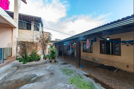 Casa à venda com 374m², 3 quartos e 1 vaga Casa à venda com 374m², 3 quartos e 1 vagaQuintal