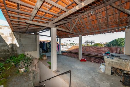 Casa à venda com 374m², 3 quartos e 1 vaga Casa à venda com 374m², 3 quartos e 1 vagaGaragem