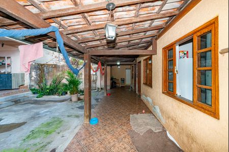 Casa à venda com 374m², 3 quartos e 1 vaga Casa à venda com 374m², 3 quartos e 1 vagaVaranda Quintal