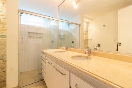 Apartamento à venda com 109m², 2 quartos e 2 vagasBanheiro