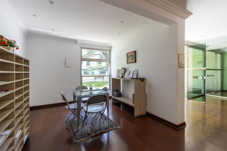 Apartamento à venda com 109m², 2 quartos e 2 vagasÁrea comum - Hall social